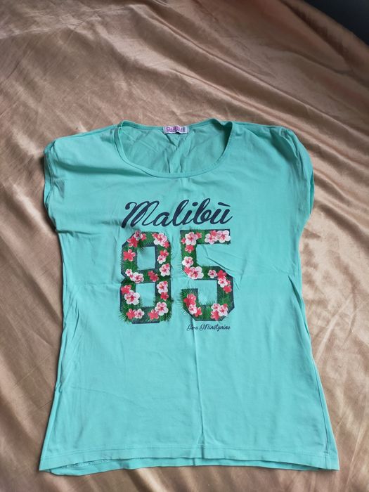 Śliczna włoska bluzka Guru, t-shirt na lato