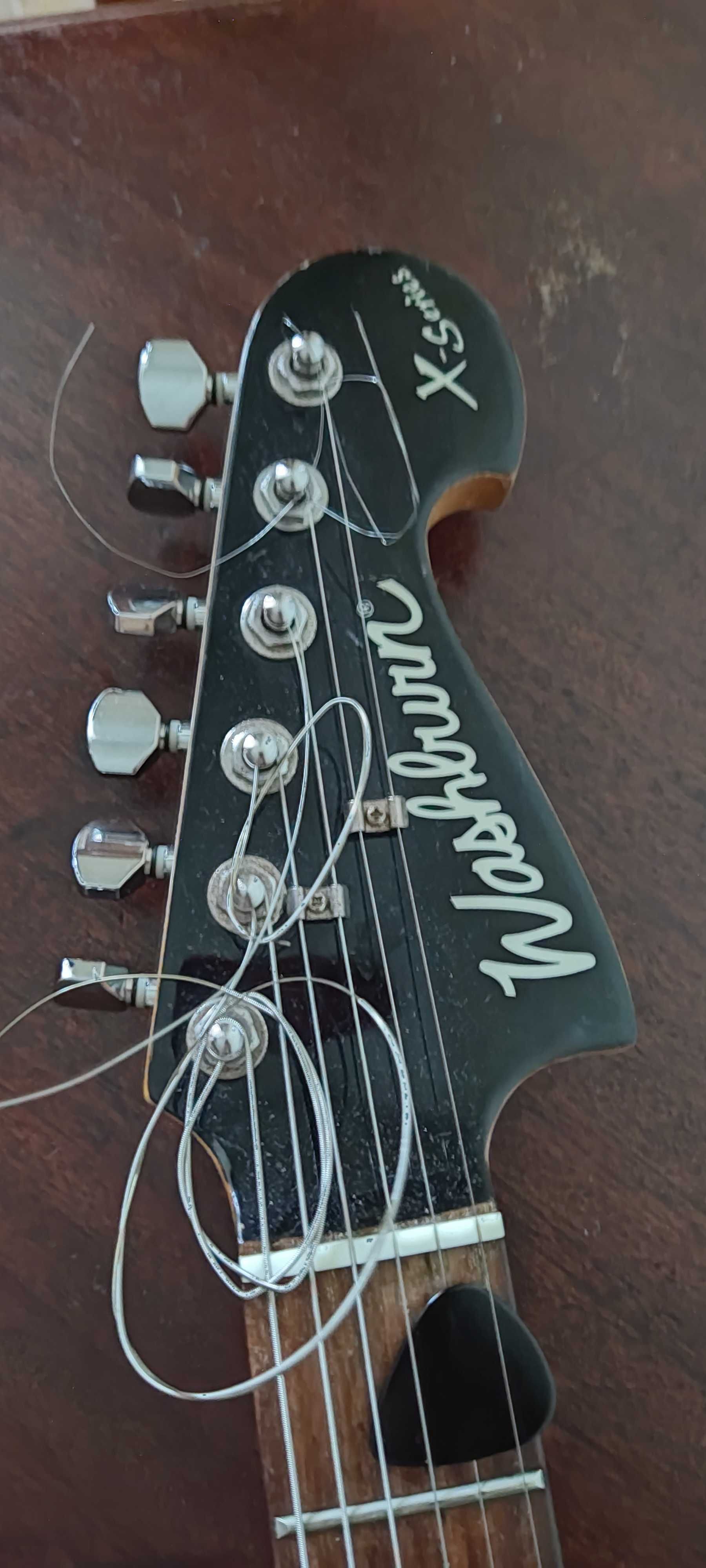 Guitarra e pedaleira Zoom g5n