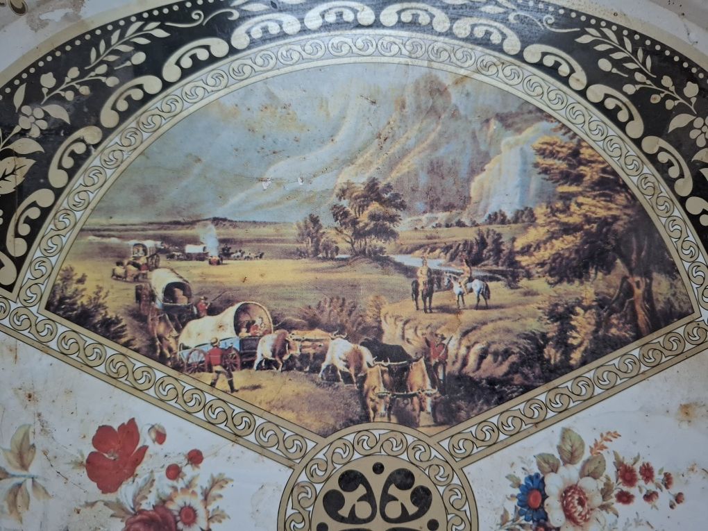 Metalowa patera, taca, podstawka, duża, z czasów PRL.