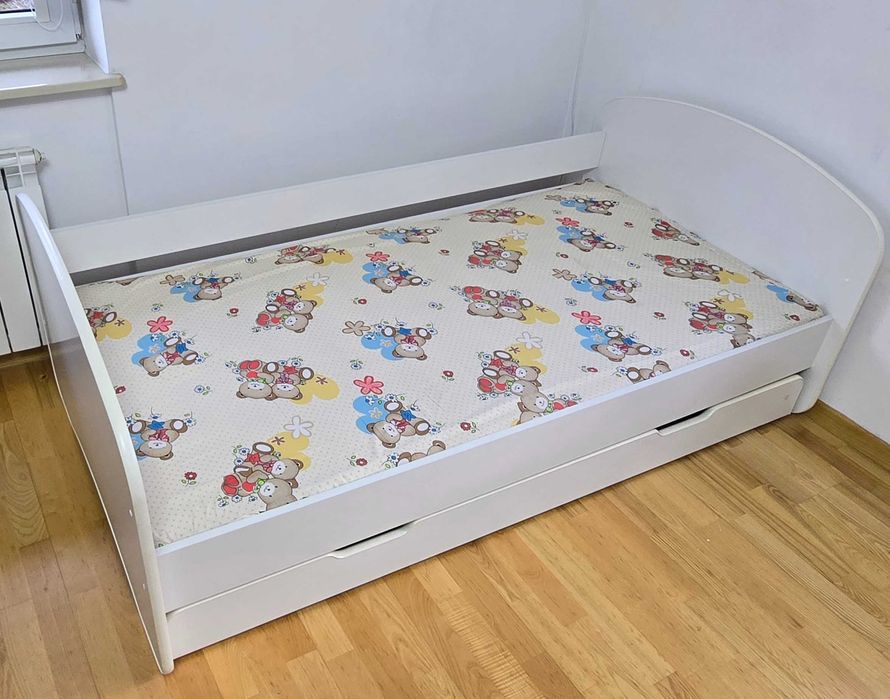 Łóżko dziecięce 90x180cm