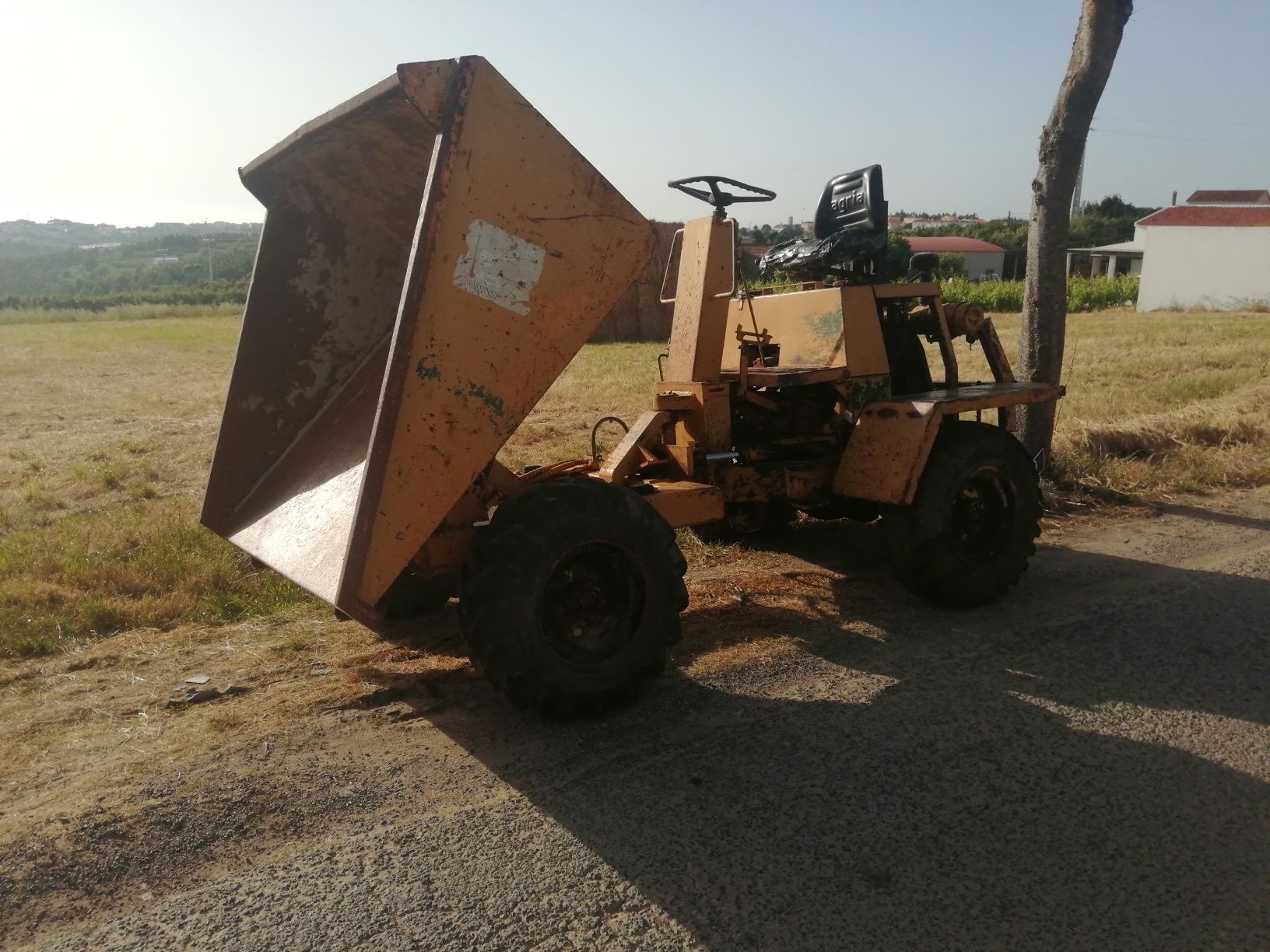 Dumper todo terreno 4+4 todo hidráulico