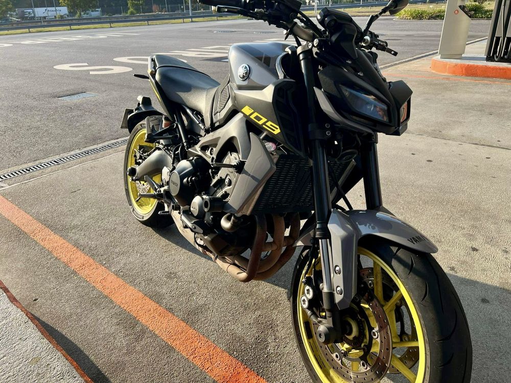 YAMAHA MT09 impecável com Extras e todas as revisões Linha Akrapovic