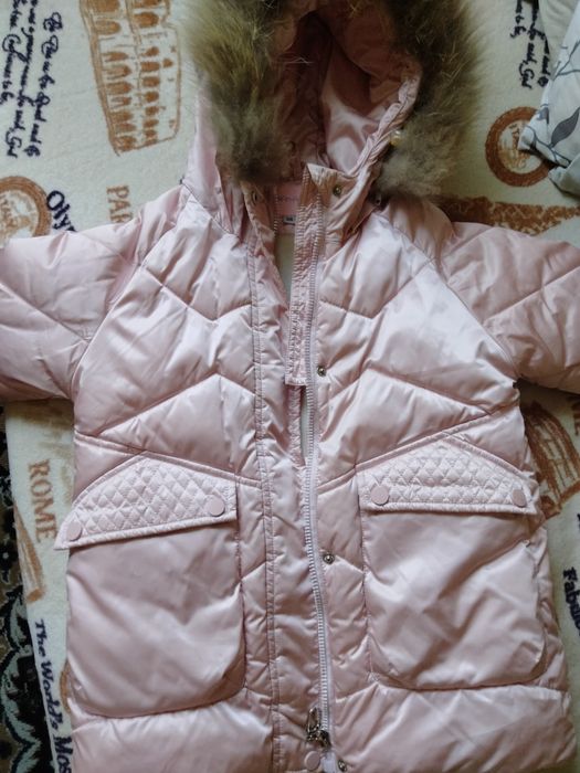 Продам теплу куртку для дівчинки розмір 116 і шапку