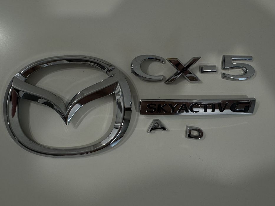 Значки ,шильдики Mazda CX 5 2021 оригинал