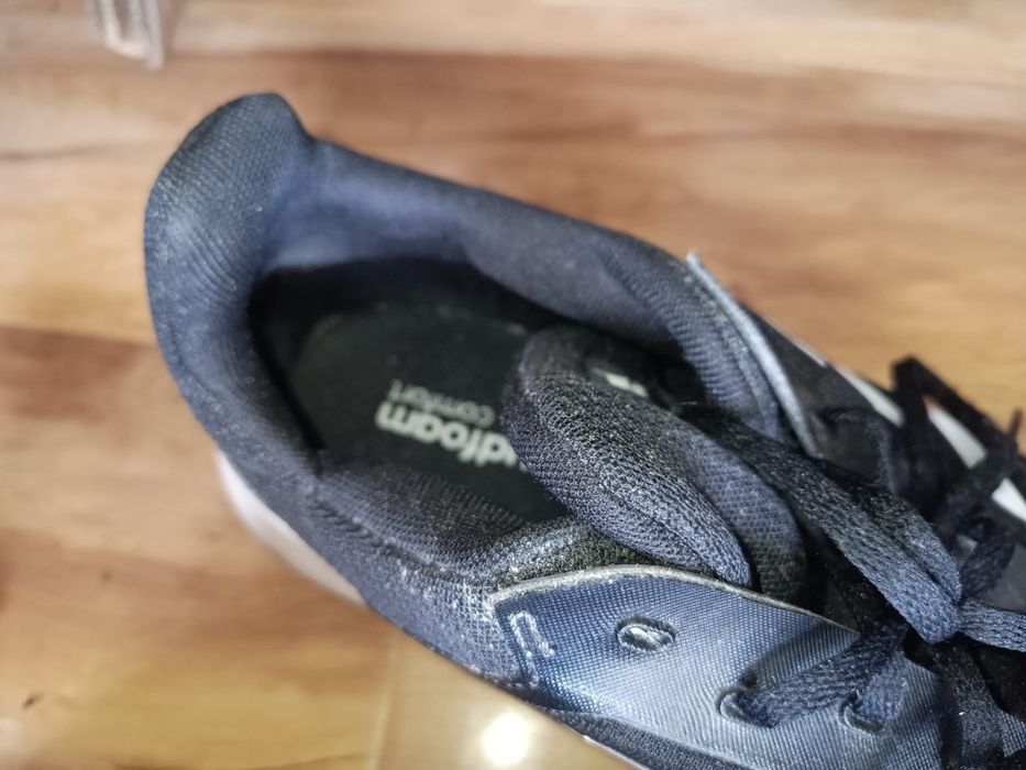 Кроссовки adidas