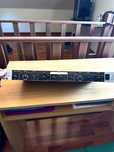 Crossover Behringer CX2310
