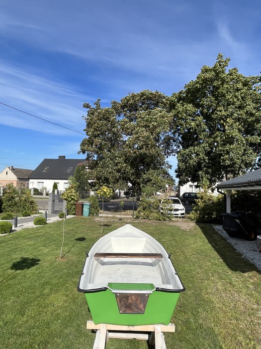 Łódka Łódź łódki łodzie wiosłowa Wędkarska