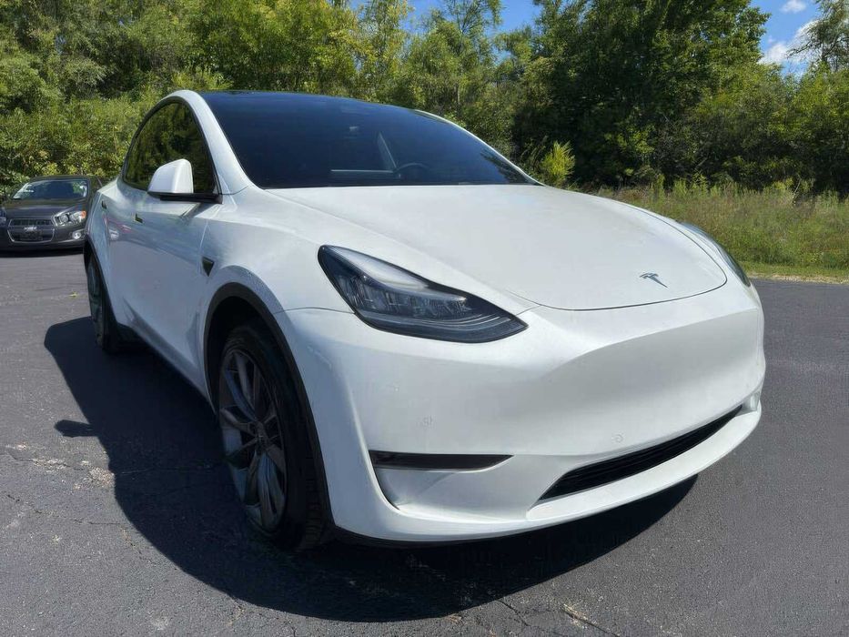 Tesla Model Y Long Range      2021