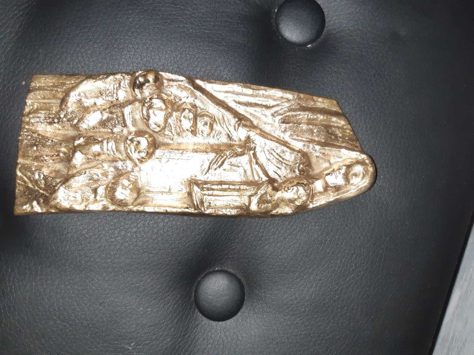 Stara plakietka-płaskorzeźba-obraz- Maryja z dziećmi z brązu, mosiądzu