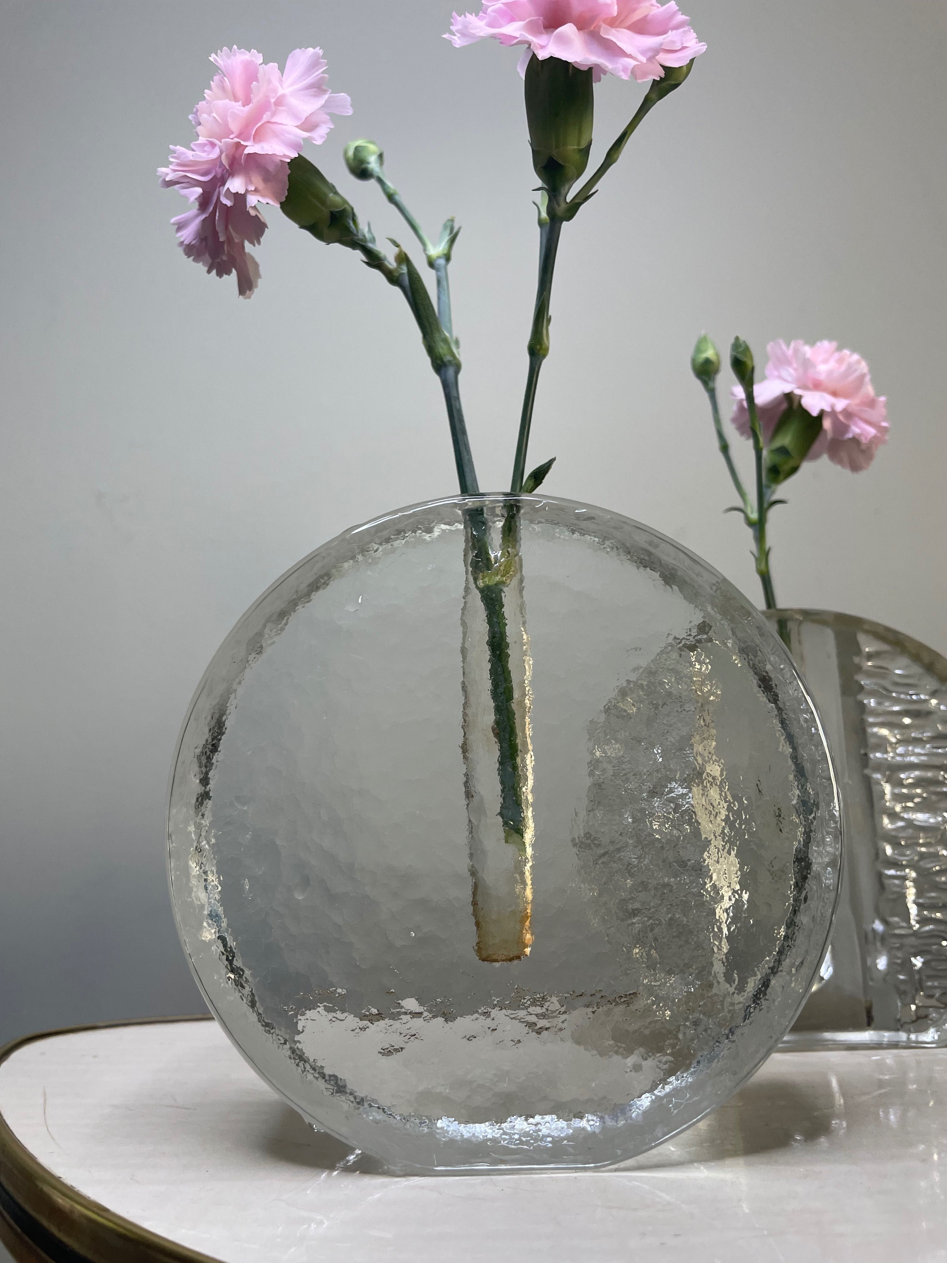 Dwa szklane wazony Walter Glass na jeden kwiat. Grube ciężkie szkło