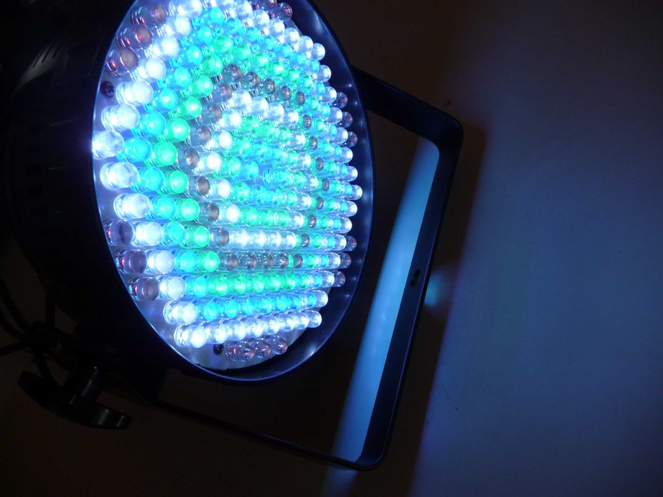 Par led 64 rgbw w case skrzyni transportowej 10szt nowe mam 4komplety