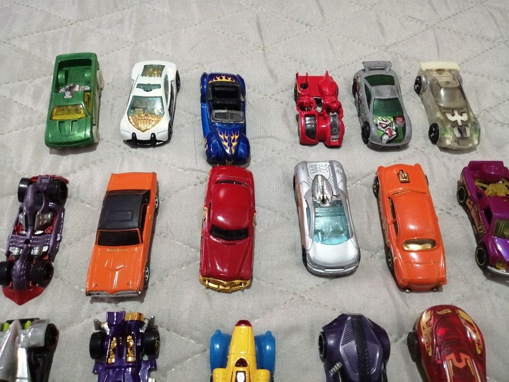 Carros miniatura Hot Wheels