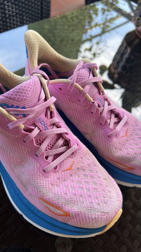 Жіночі кросівки HOKA Clifton 9, 25.5 см