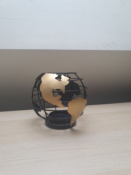 Świecznik w kształcie globusu pepco