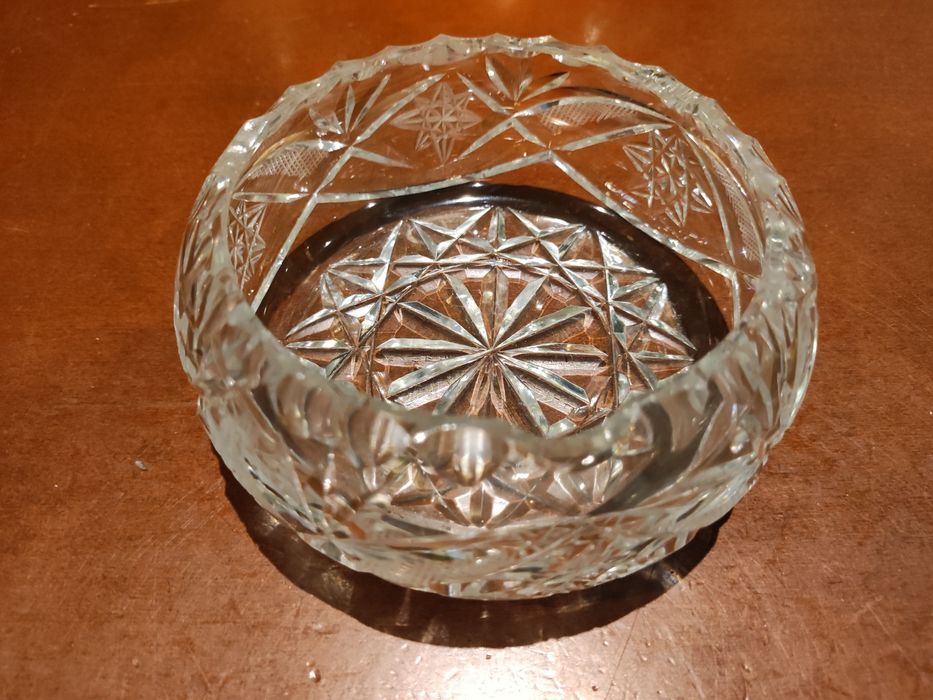 Kryształowa popielniczka