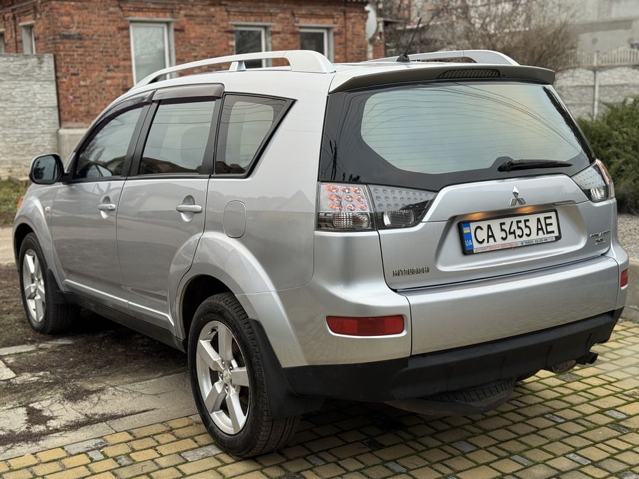 Mitsubishi Outlander XL 2008 рік 7350$