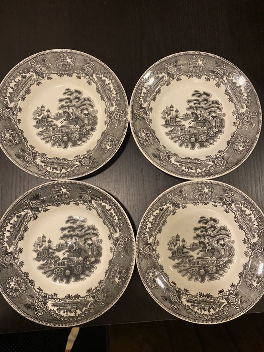 4 Pratos de sopa Gilman ESTÁTUA Sacavém