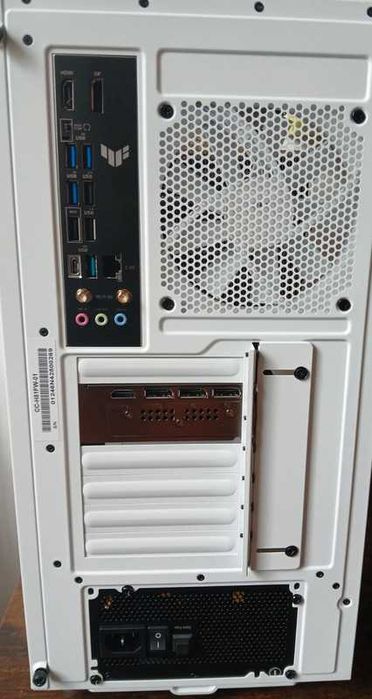 Komputer gamingowy RTX 5070 Ti, Ryzen 7, 32GB DDR5, 2TB SSD, nowy