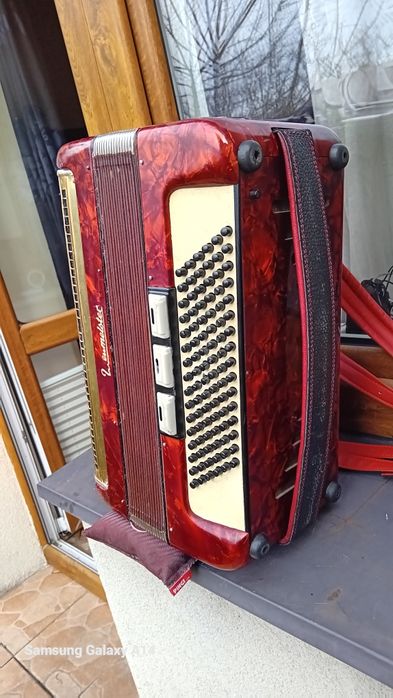 Akordeon weltmeister 80 basów 3 chóry. Zamienię na rower