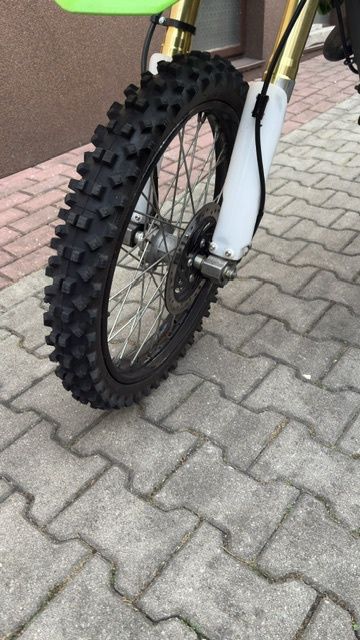 cross Defender 150 4t koła 19/16