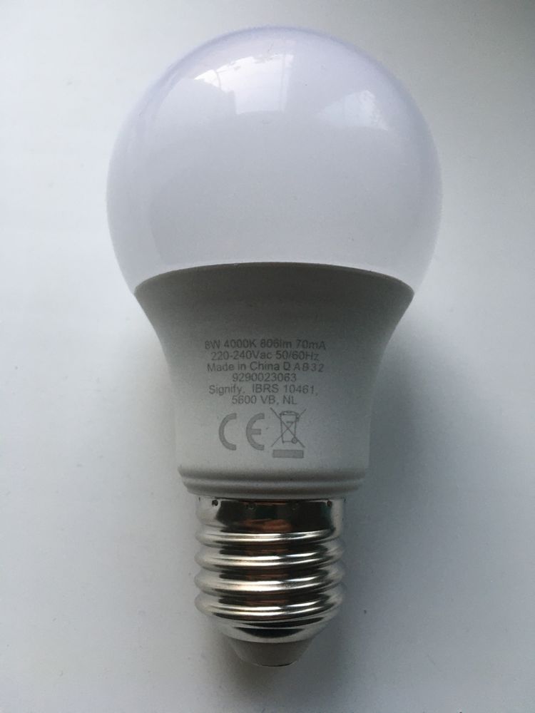 Лампочки LED Philips 8W 4000k cool white