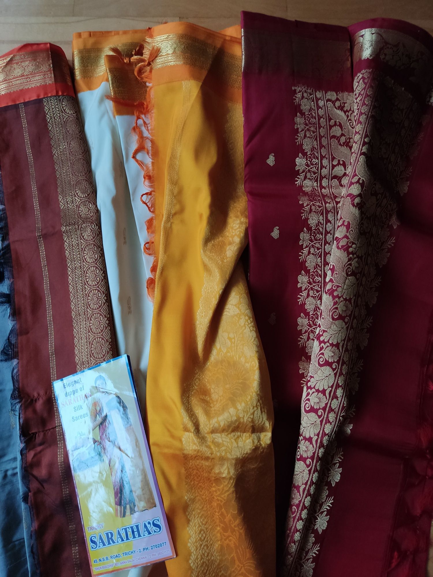 Kupon materiału materiał 100% jedwab INDIE SARI/SAREE + halka i spinka