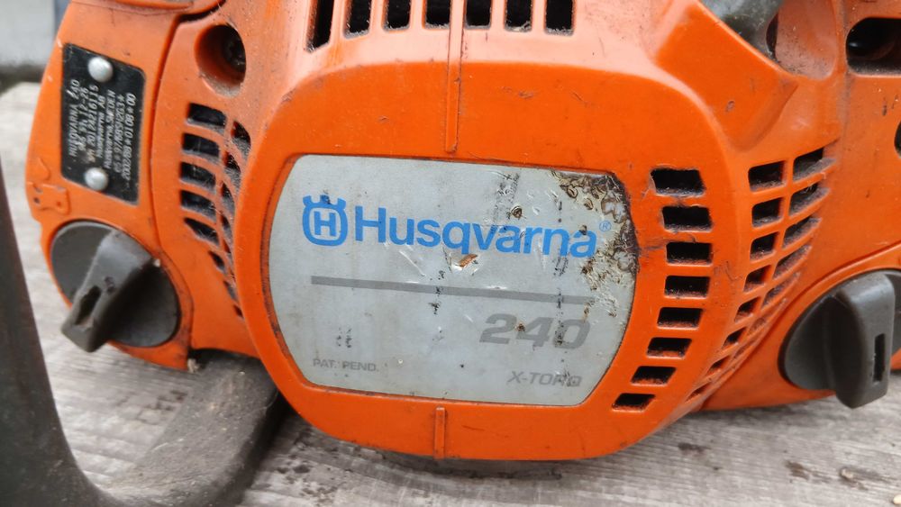 Продам бензопелу Husqvarna240