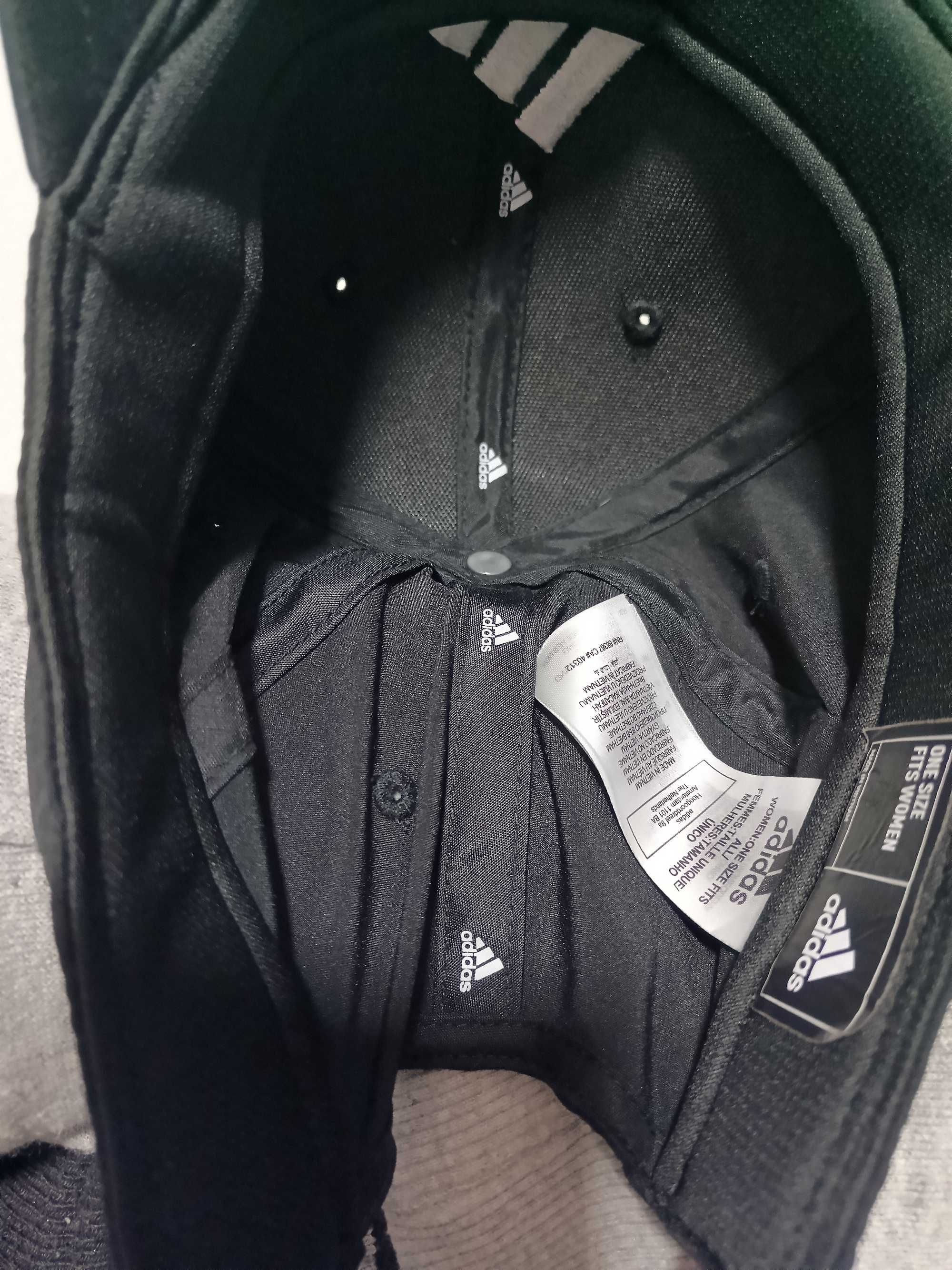 Czapka z daszkiem / Adidas / SPRAWNA/ damska / czarna /DARMOWA DOSTAWA