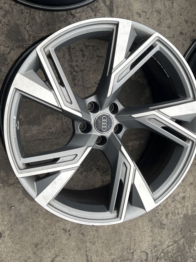 Oryginalne felgi aluminiowe do Audi A6 RS 22 cale