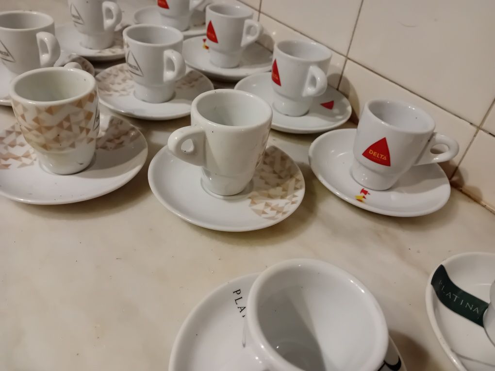 Conjunto de 11 Chávenas de Café Delta Diversas