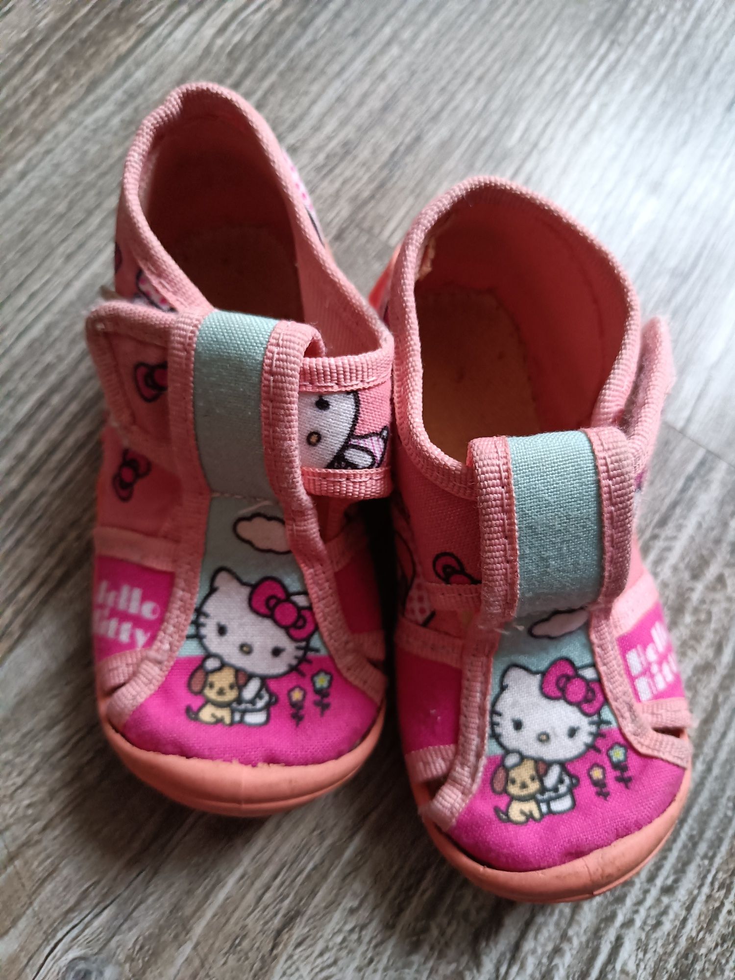 Buty dziecięce hello kitty rozmiar 22 sandał
