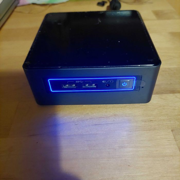 Komputer Nuc6Cay