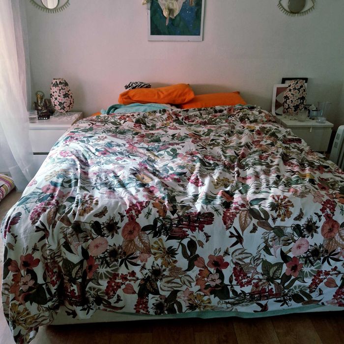 Vendo soumelier com colchão ikea e duas mesas de cabeceira