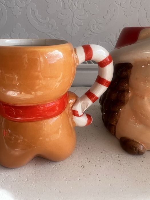 Zestaw kubkow ceramicznych  swiatecznych zimowych