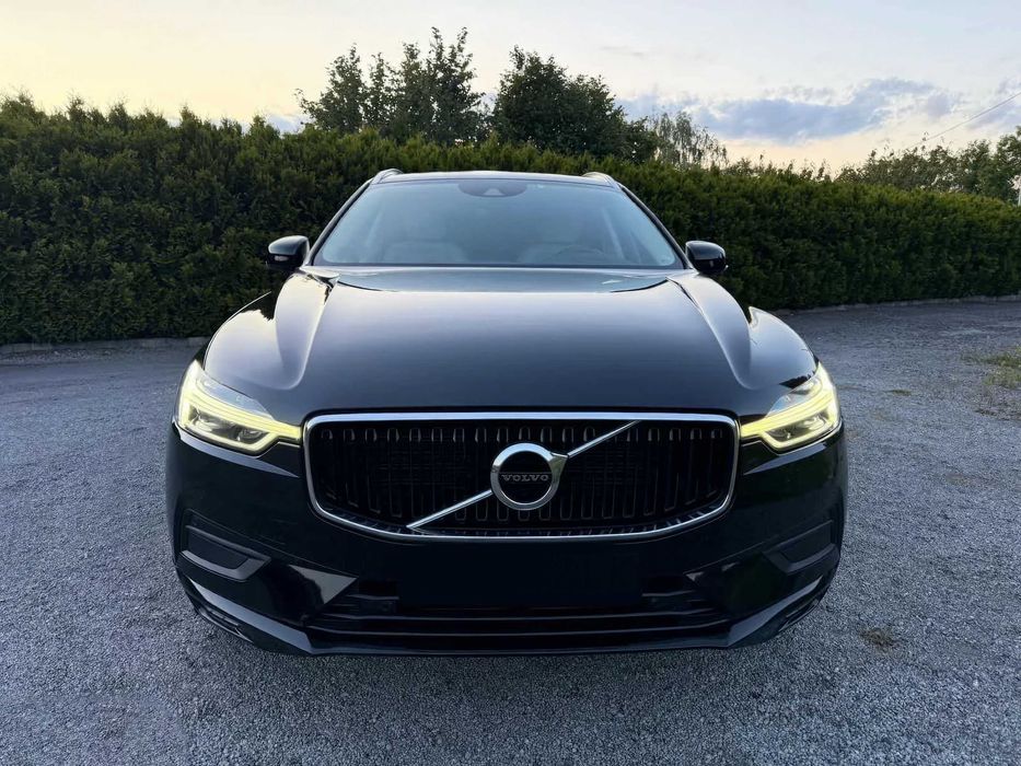 Volvo XC 60 D4 AWD Momentum      2018