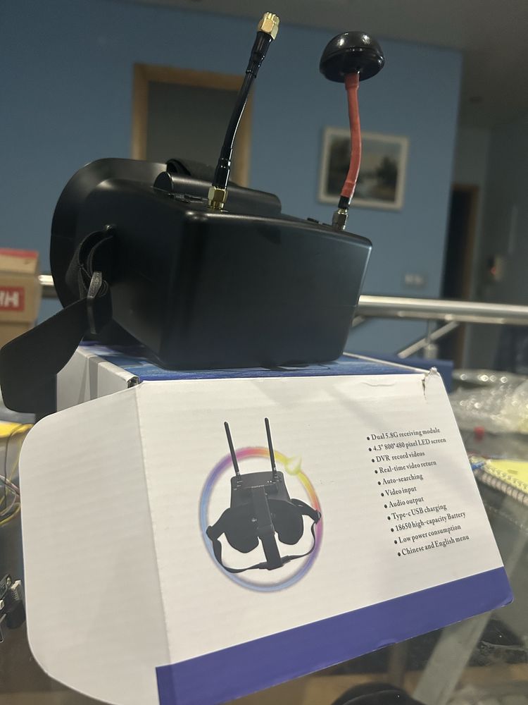 Óculos FPV analógicos com duas antenas