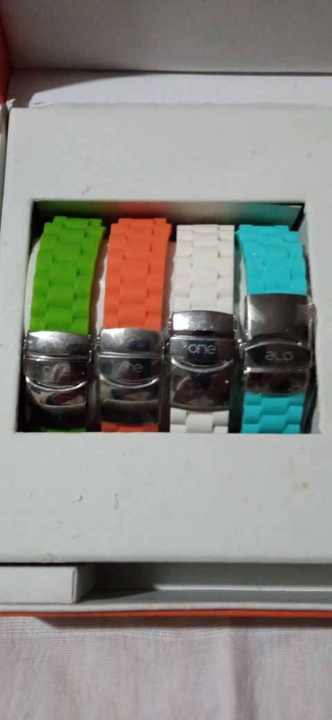 Relógio One + 5 braceletes