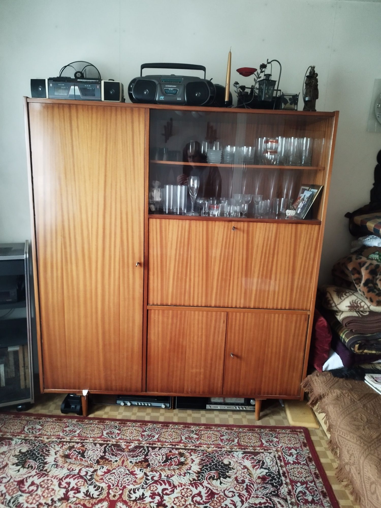 Meble z okresu PRL-U-