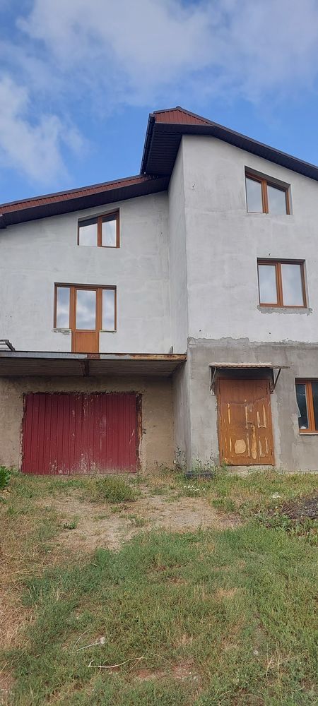 Продаж будинку на Бучмах