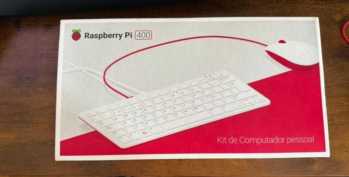 Raspberry Pi 400 4 GB em excelente estado, como novo.