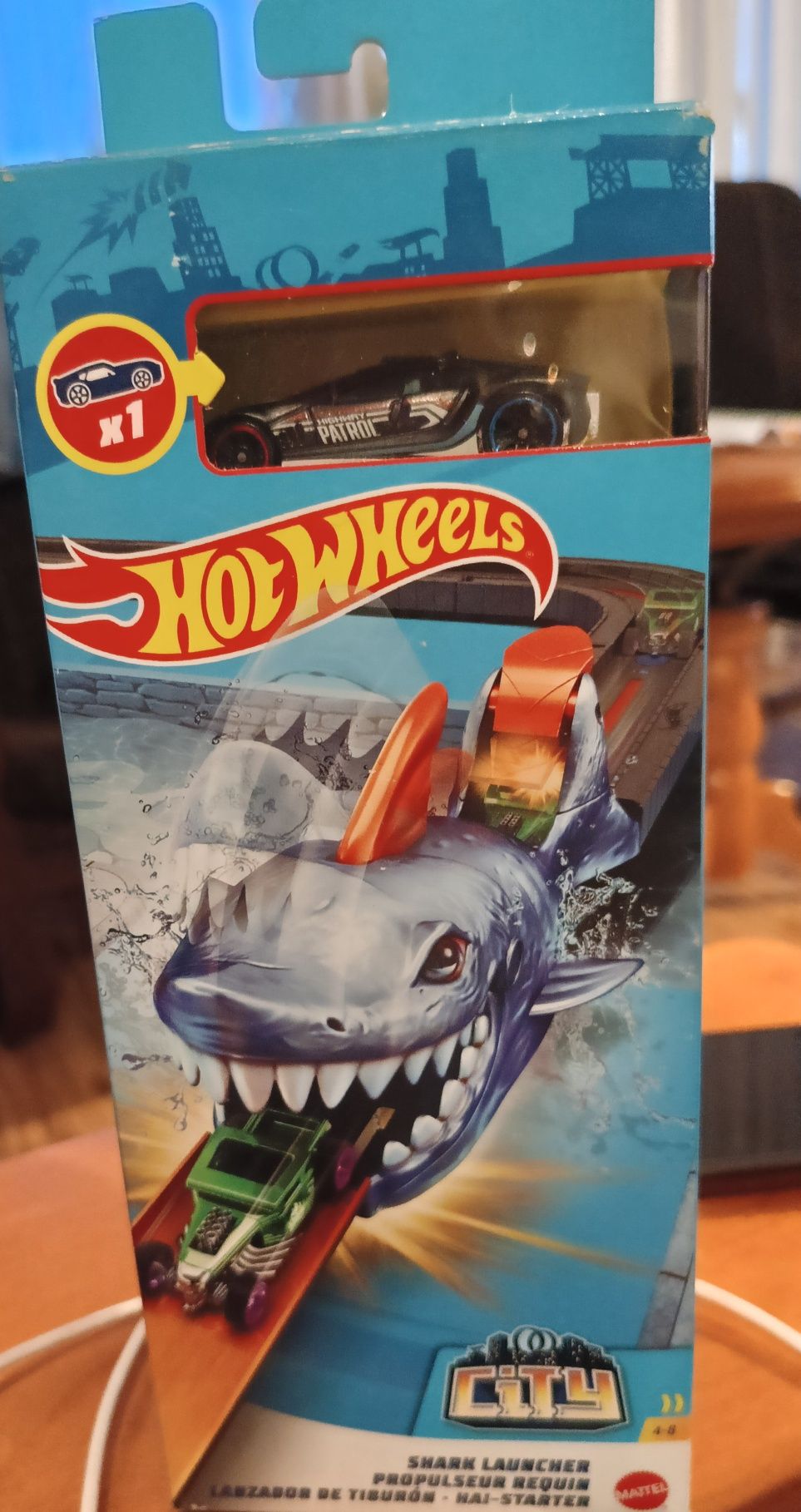 Hot Wheels City - Zestaw Wyrzutnia Rekin + auto