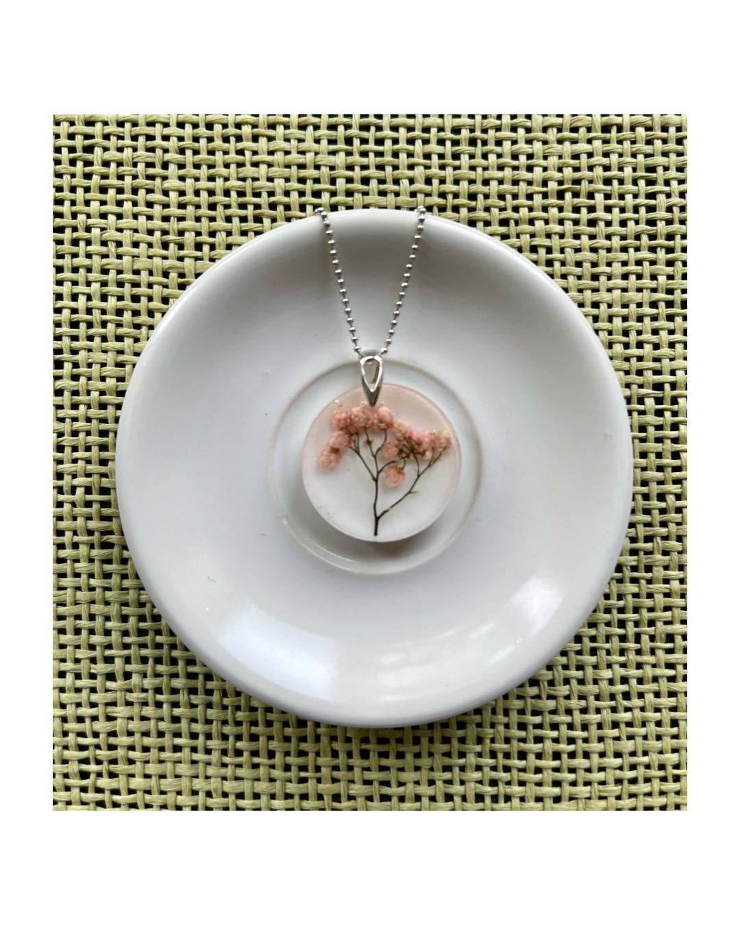 Zawieszka „fleurs roses” biżuteria handmade żywica srebro