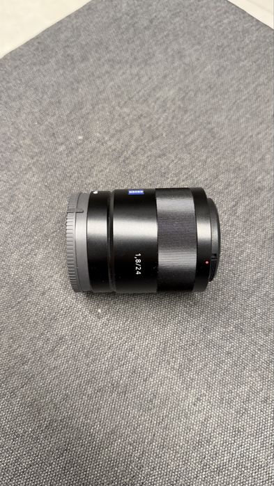 Обʼєктив carl zess 1,8/24 mm