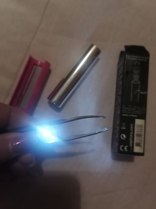 Pinça com luz da sephora