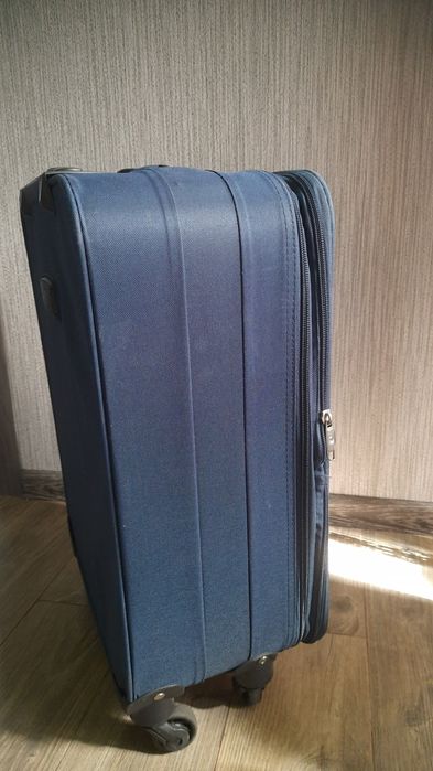 Валіза на колесах. Чемодан на колесах