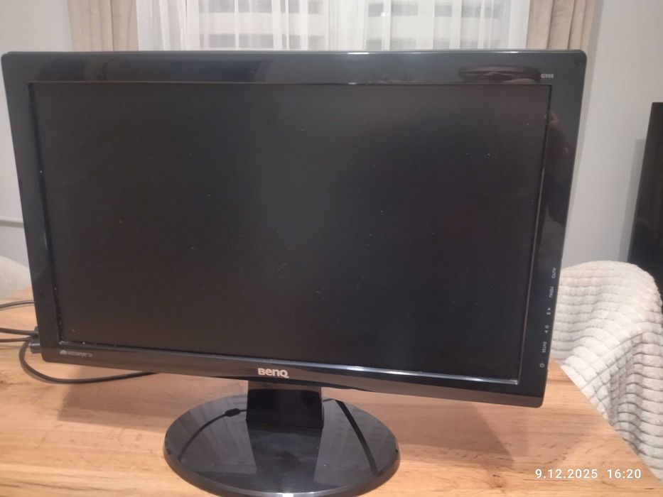 Monitor komputerowy 18.5 cala