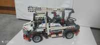 LEGO Technic Bucket Truck 8071.