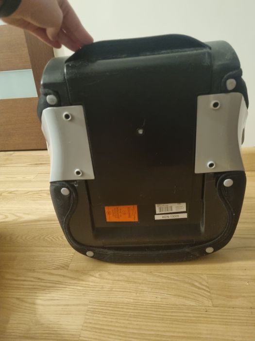 Fotelik dziecięcy samochodowy