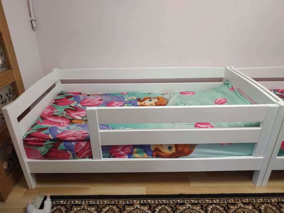 Ліжко дитяче . Ліжечко з дерева