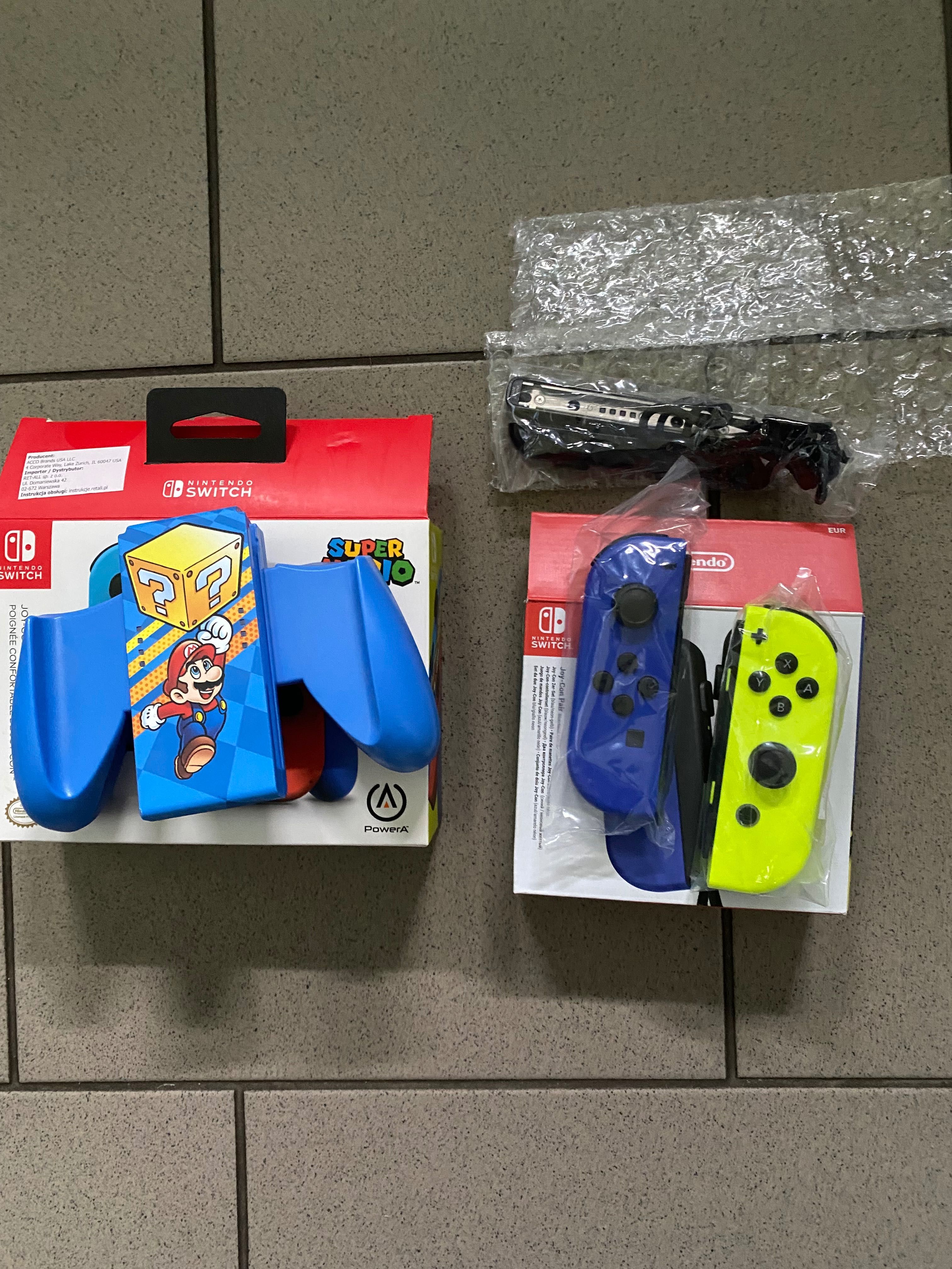 Nintendo Switch Joy-con + grip poweraA Mario edycja